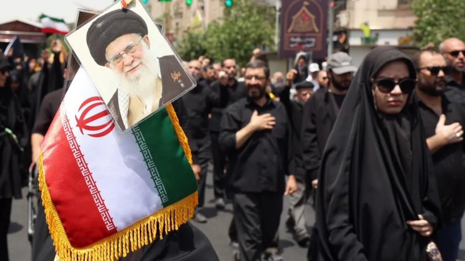 Iran: “E3” Sanctions Decision Complicates Diplomatic Path