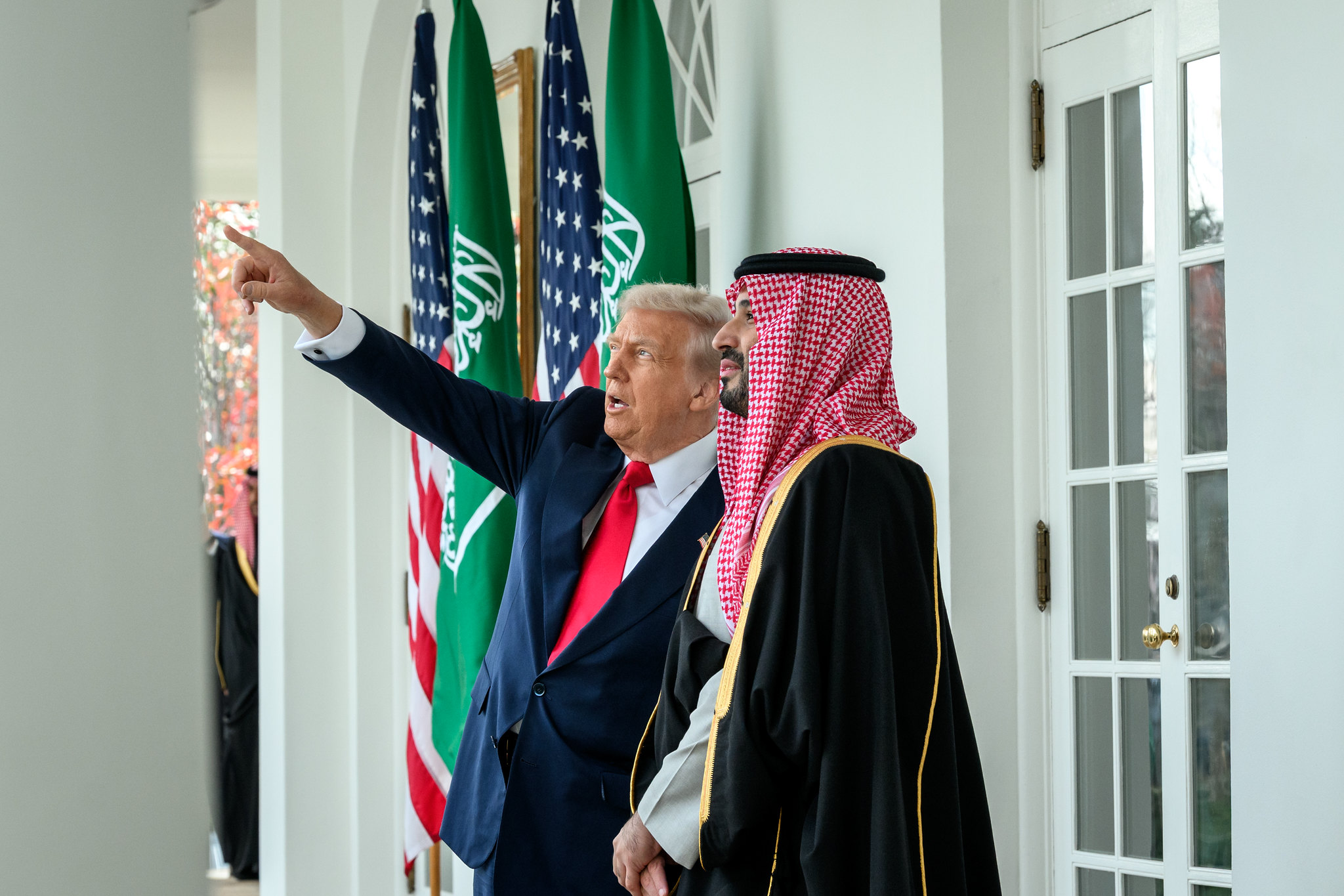 Trump Lauds Saudi Prince in Lavish Visit, Brushing Off Journalist’s Killing